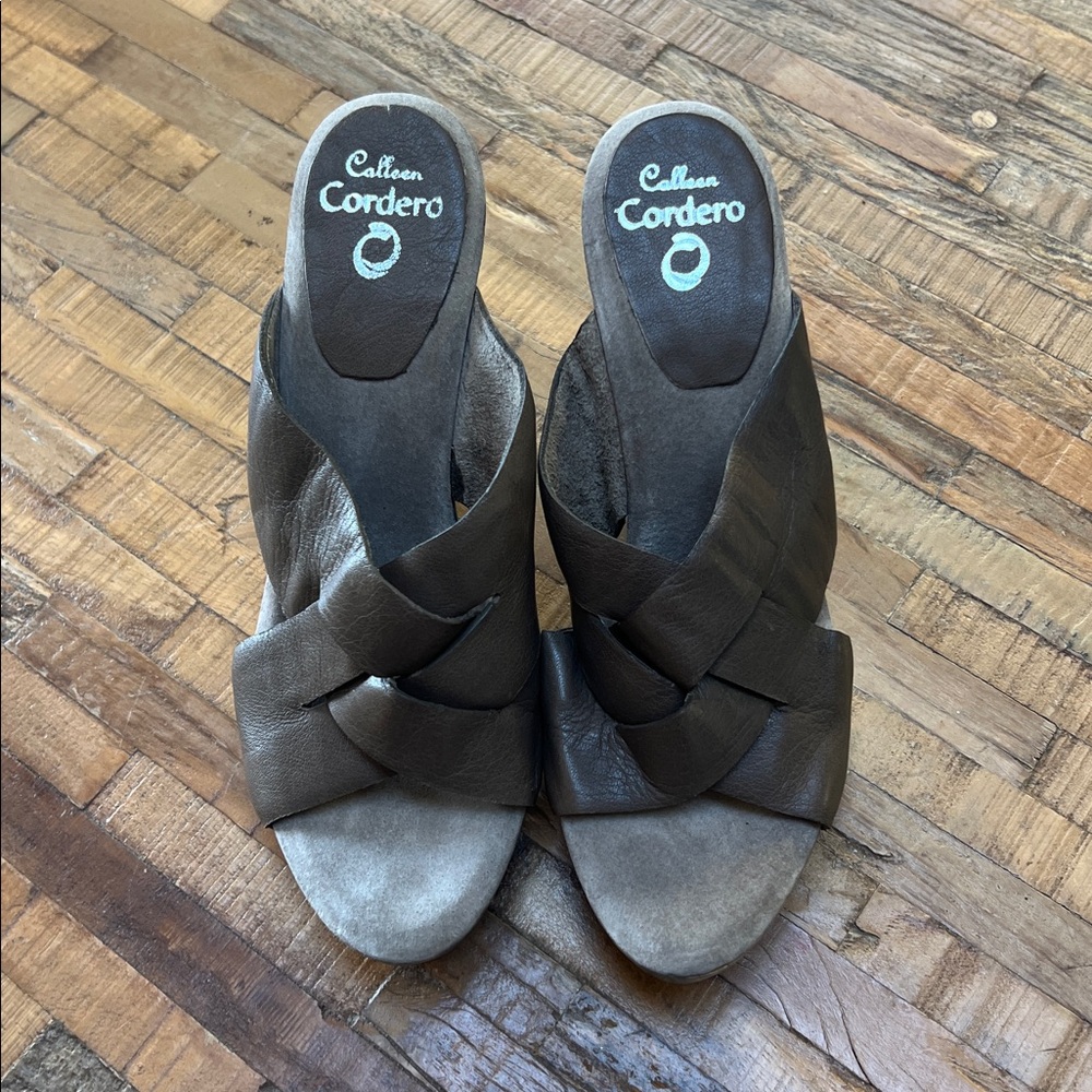 New!! Never been worn, must have unique Calleen Cordero, wedge!